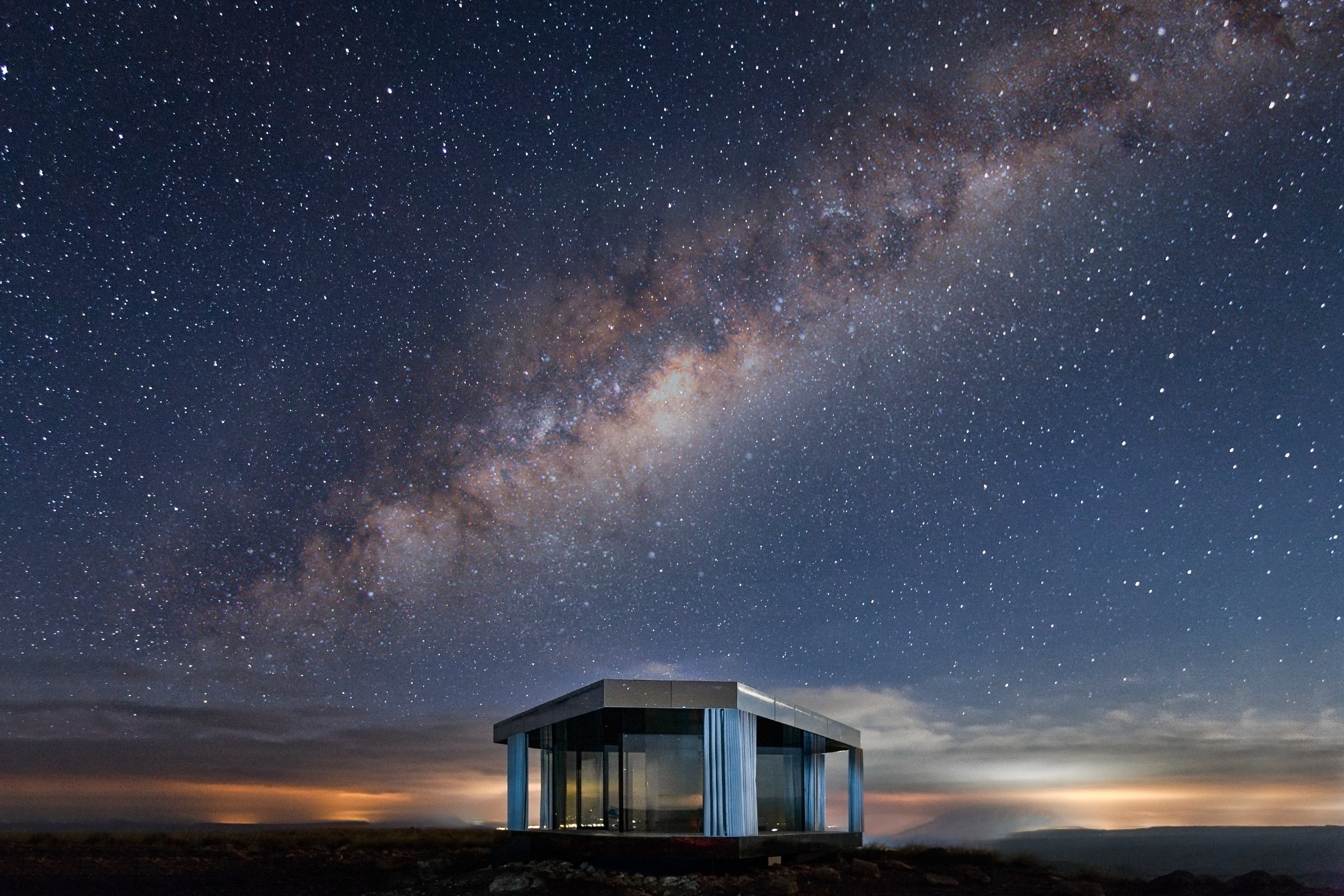 la casa del desierto de Gorafe, un proyecto pionero de vivienda autosuficiente realizada en cristal y acondicionada para soportar temperaturas extremas