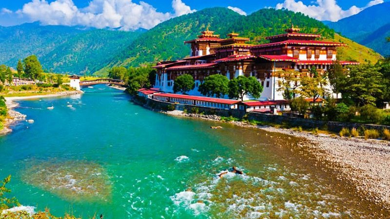 El Reino de BHUTAN, desde su gobierno promueve el GNH La Paz Interior Bruta que esá por encima del PIB